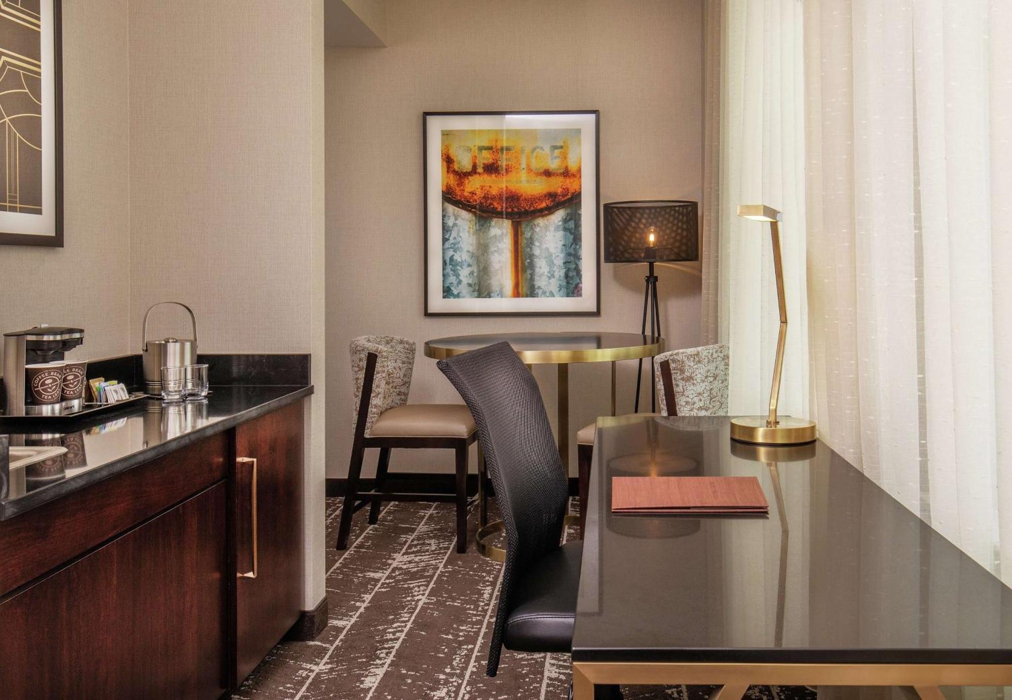 Doubletree By Hilton Youngstown Downtown Eksteriør billede