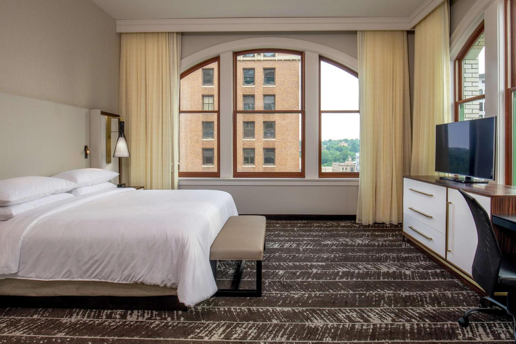 Doubletree By Hilton Youngstown Downtown Eksteriør billede